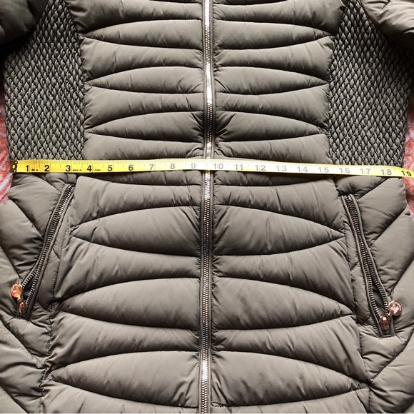 Bernardo Packable Puffer - Picture 6 of 16